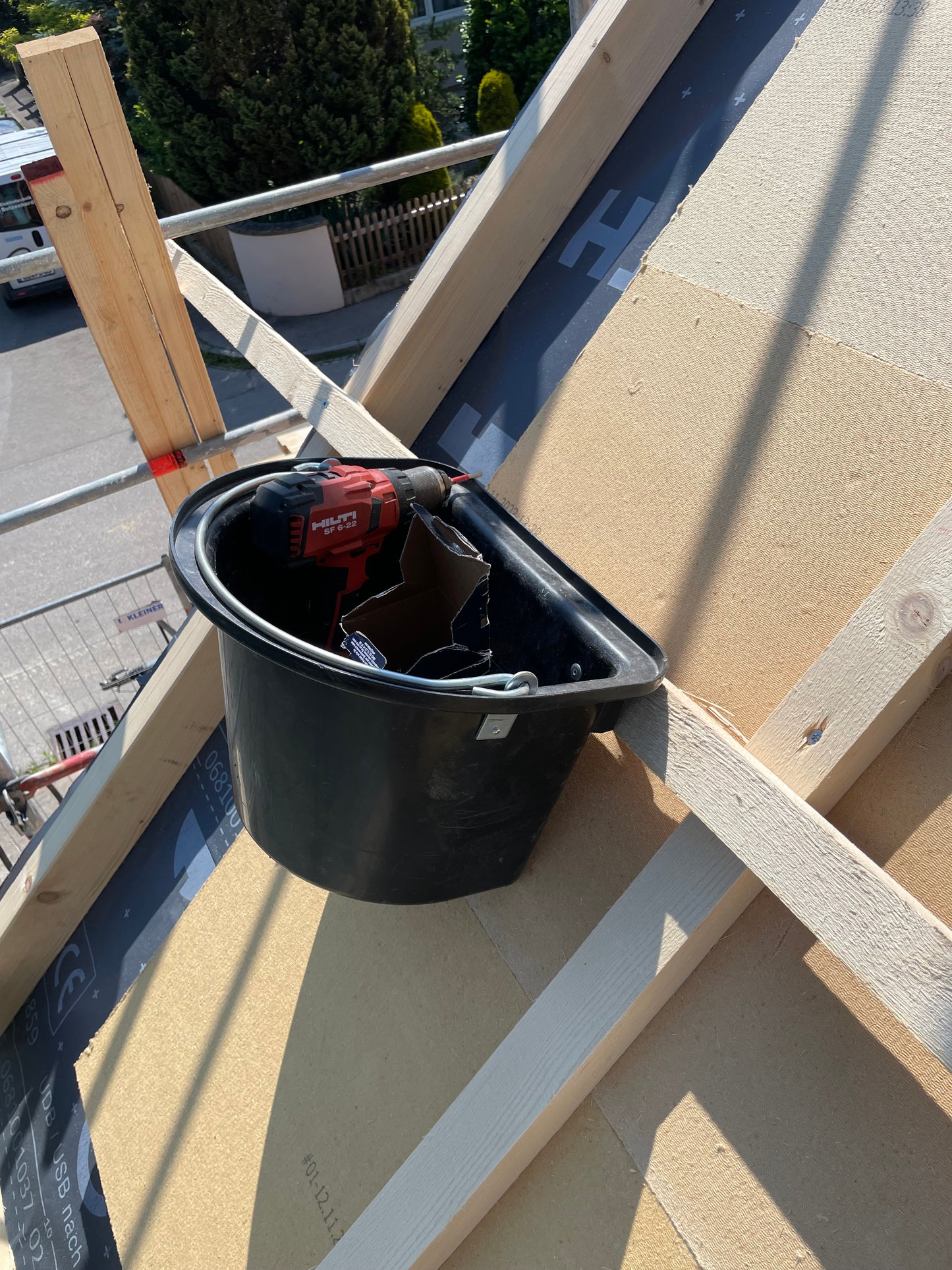 Werkzeugeimer mit Einhängebügel für Schrauben - Spenglerwerkzeug - Material